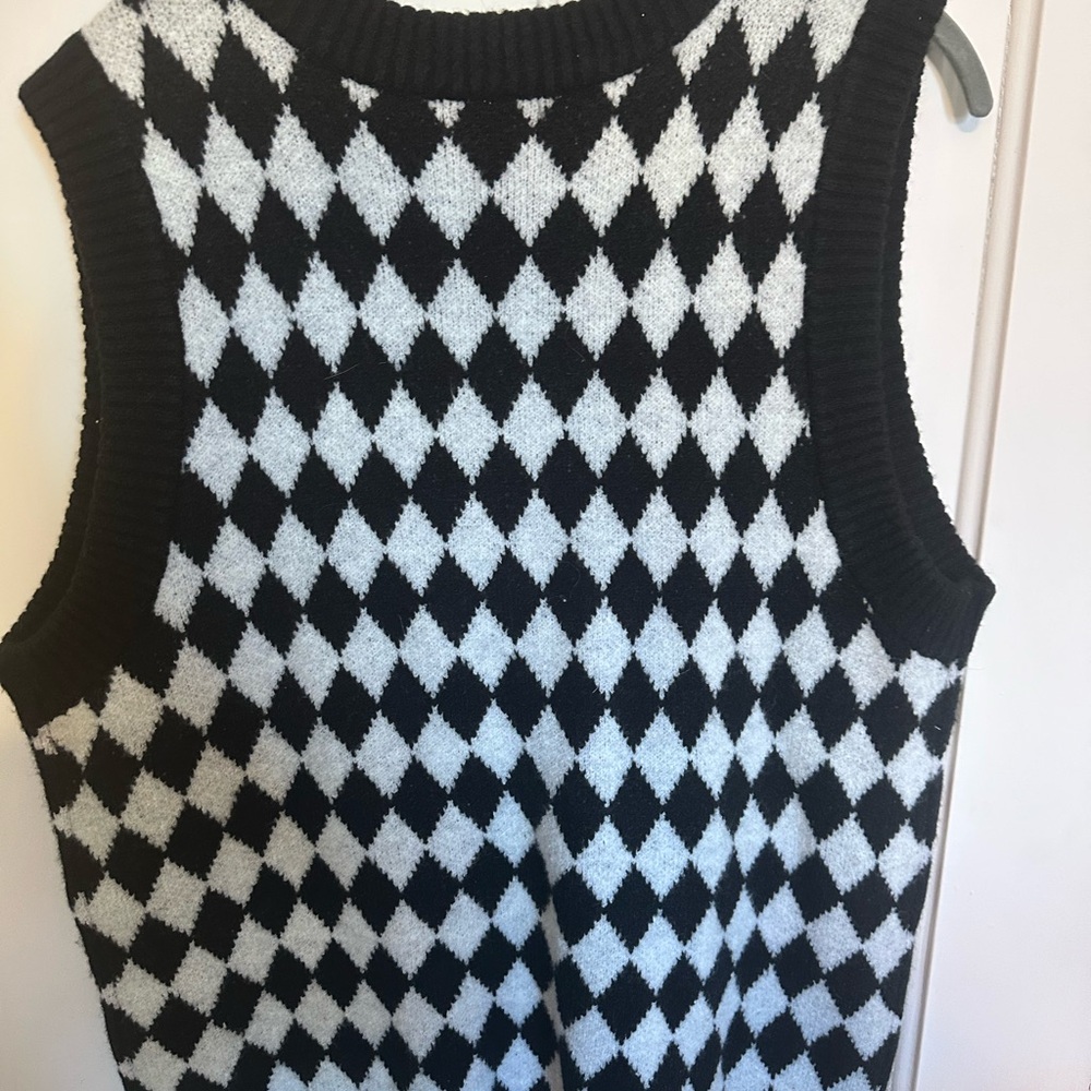Hot Topic Black and White Diamond Sweater Vest - Picture 2 of 4